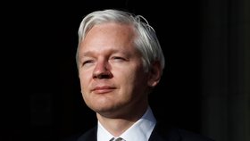 Assange se bojí, že po odsouzení ve Švédsku bude vydán do USA