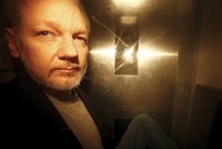Assange má vážný problém: Švédové ho znovu obviní ze znásilnění