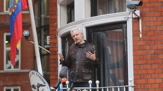 Zatykač na Assange platí, rozhodl i napodruhé britský soud 