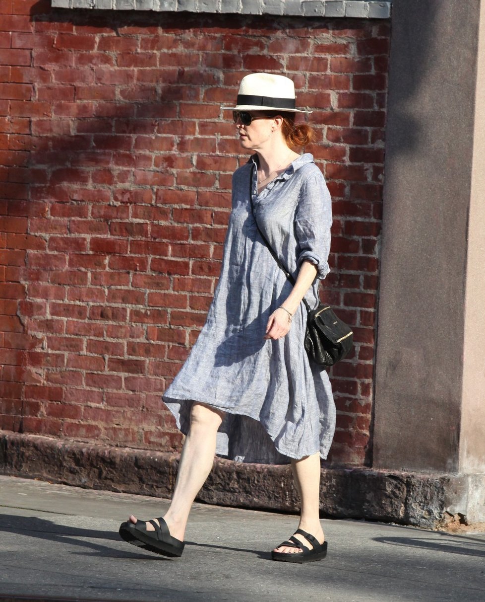 Julianne Moore vyrazila do ulic New Yorku.