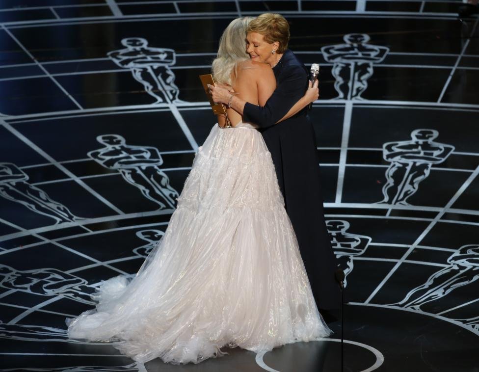 Julie Andrews poděkovala za nádherné vystoupení zpěvačce Lady Gaga