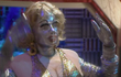 Julie Higginson jako robotická Marilyn Monroe v šesté epizodě třetí série seriálu Červený trpaslík