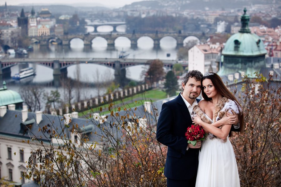 Svatební fotky z Prahy. Manžel je podezřelý, že krásnou Julii zavraždil