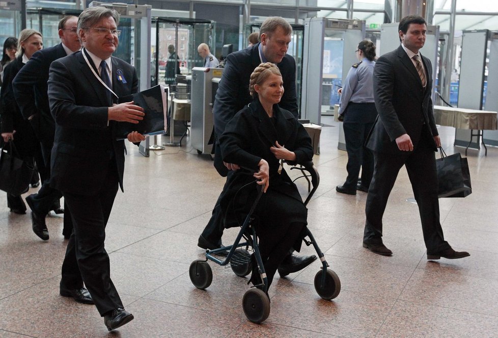 Julije Tymošenko na letišti v Dublinu: 6. března 2014
