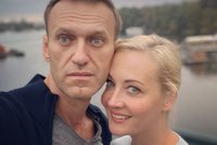„I z vězení jsi mě rozesmával.“ Julija Navalná se dojemně loučí s manželem Alexejem