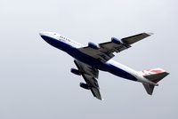 Jumbo Jet vypustil nad Českem 110 tun paliva! S prasklým oknem se chvíli po startu musel vrátit do Lipska
