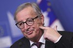 Šéf Evropské komise Jean-Claude Juncker jednal s Mayovou o brexitu. A upozornil na to, že se pořezal při holení
