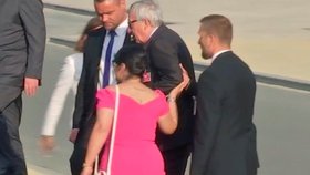 Šéf komise Jean-Claude Juncker nebyl na summitu NATO ve formě. (11.7.2018)