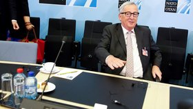 Šéf komise Jean-Claude Juncker nebyl na summitu NATO ve formě. (11.7.2018)