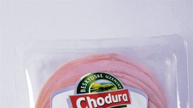 Junior salám Chodura obsahuje 40 % vepřového a hovězího masa, ale i škodlivý dusitan sodný a glutamát sodný.
