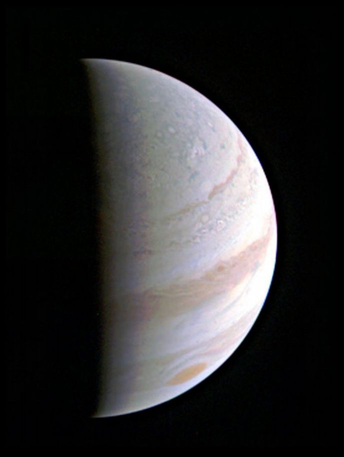 Jupiter, jak jej vyfotila sonda Juno