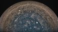 Velká rudá skvrna na Jupiteru se neustále zmenšuje. Kdy zmizí úplně?
