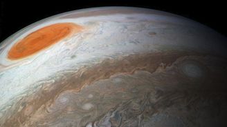 Sonda Juno opět fotila: Prohlédněte si nejnovější záběry planety Jupiter