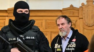 Za střelbu na premiéra Fica dostal atentátník 21 let vězení Za střelbu na premiéra Fica dostal atentátník 21 let vězení