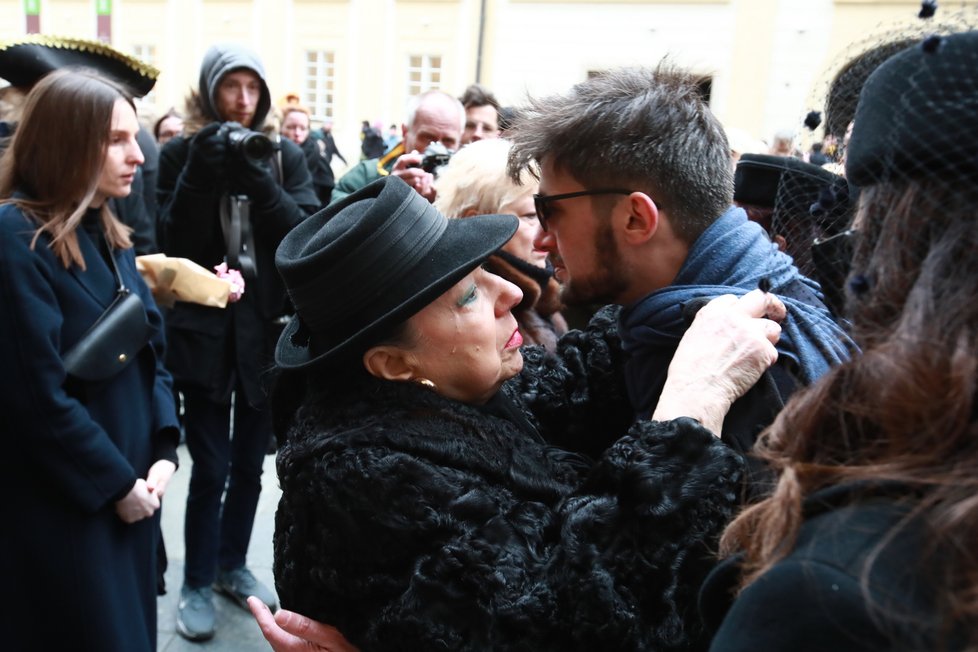 Pohřeb režiséra Juraje Jakubiska - kondolence - Giovanna Roklová