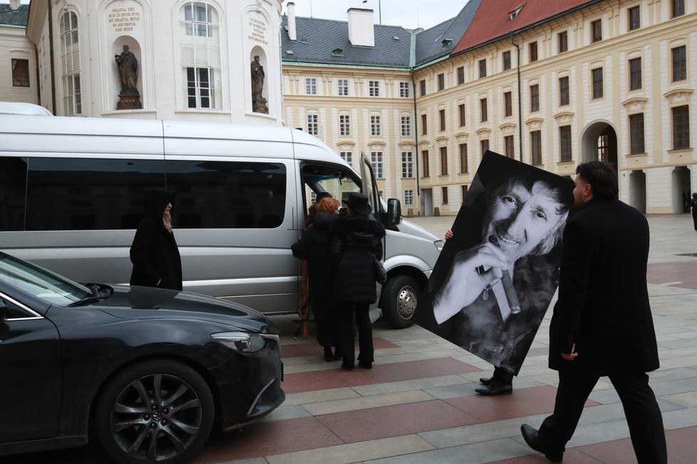 Pohřeb režiséra Juraje Jakubiska - po pohřbu