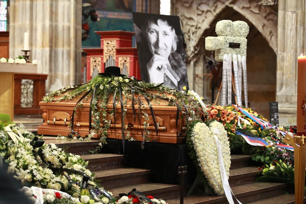 Pohřeb režiséra Juraje Jakubiska (†84)