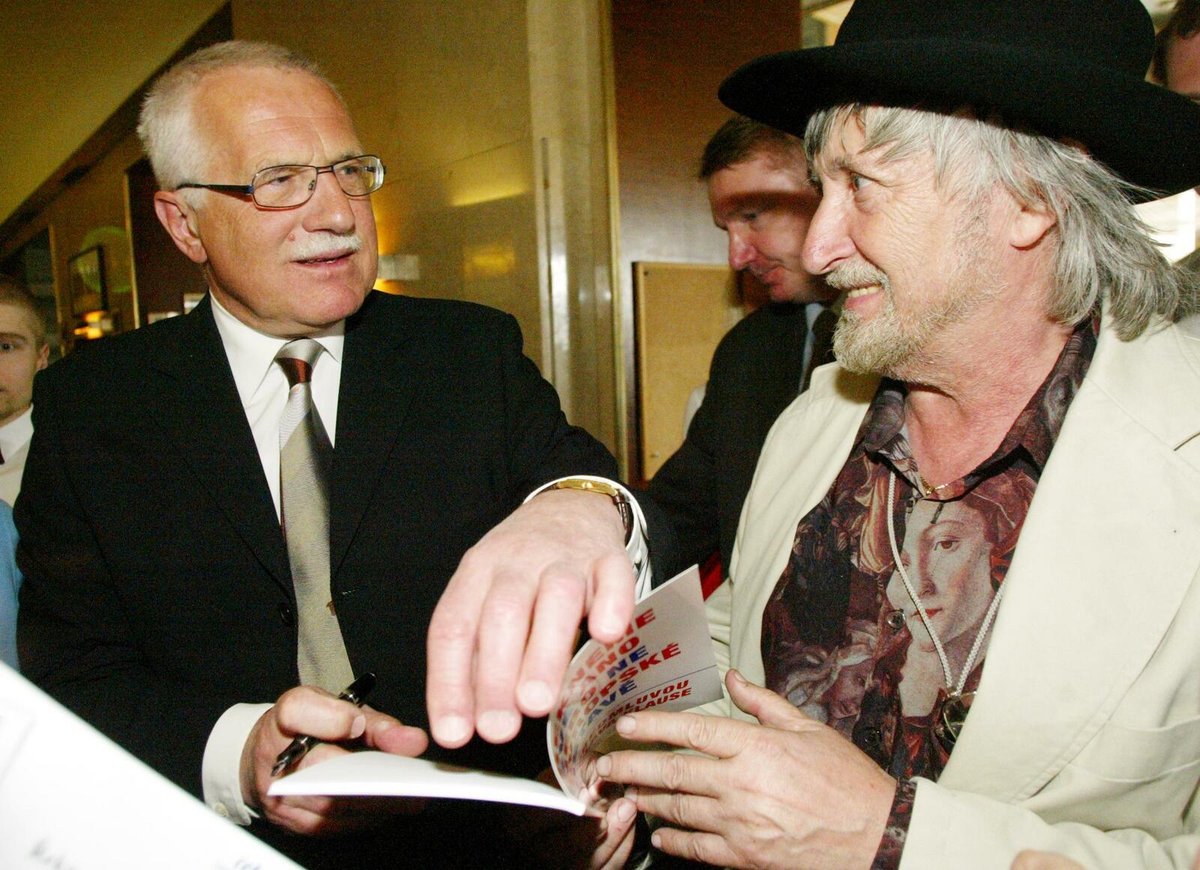 Václava Klause a Juraje Jakubiska pojilo dlouholeté přátelství.