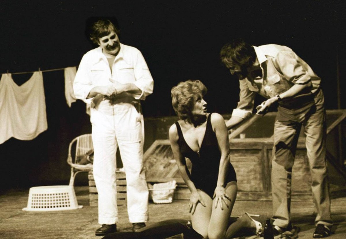 Zora hrála v divadle Lasici a Satinského.