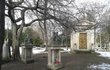 Herec chce mít jistou, že po smrti bude mít místo ke spočinutí. Vybral si Ondrejský hřbitov v Bratislavě.