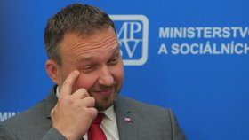 Ministr práce a sociálních věcí Marian Jurečka (KDU-ČSL) se zástupci dalších institucí představil kampaň zaměřenou na energetickou soběstačnost českých domácností.