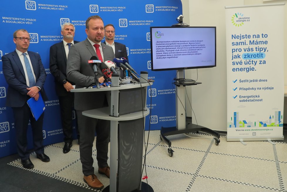 Ministr práce a sociálních věcí Marian Jurečka (KDU-ČSL) se zástupci dalších institucí představil kampaň zaměřenou na energetickou soběstačnost českých domácností.