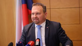 Jurečkovo ministerstvo spustilo e-shop s kurzy. Přispěje vám na ně až 50 tisíc korun