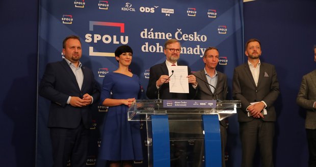 Volby 2021: Koalice Spolu porazila ANO, Fiala chce být premiérem. A propadák Pirátů