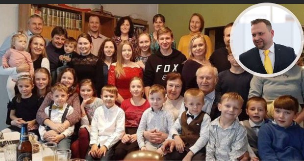 Obří rodina šéfa lidovců Jurečky: Rodičům pořídili už 22 vnoučat