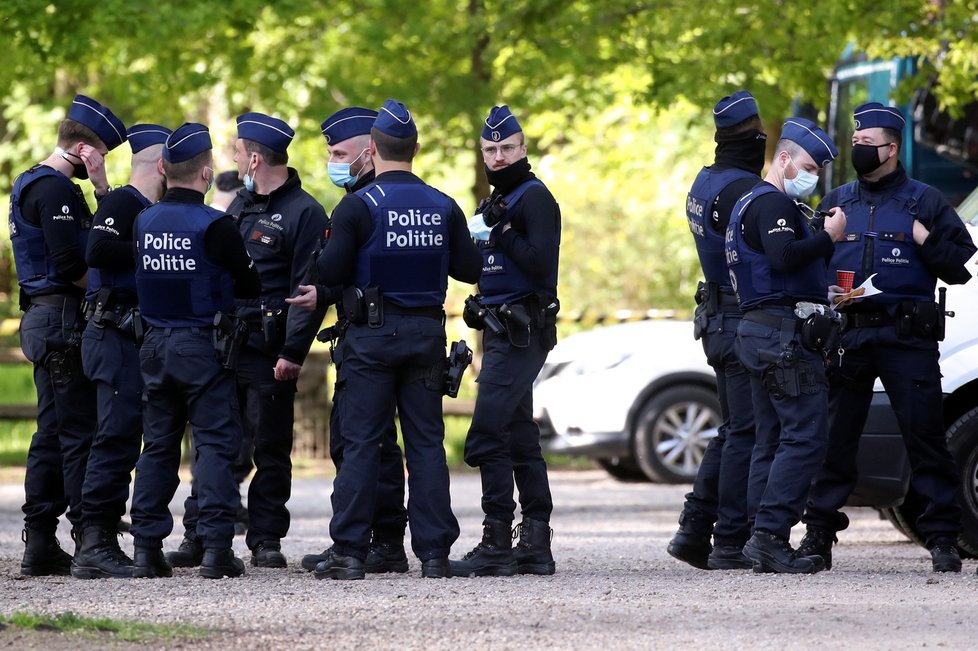 Po ozuby ozbrojený belgický elitní voják měl v patách policii i armádu.