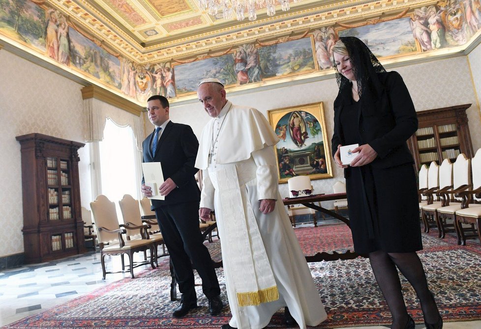 Estonský premiér Juri Ratas s manželkou u papeže Františka