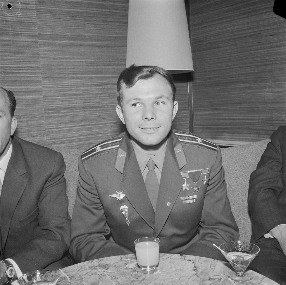 Gagarin na návštěvě Finska.