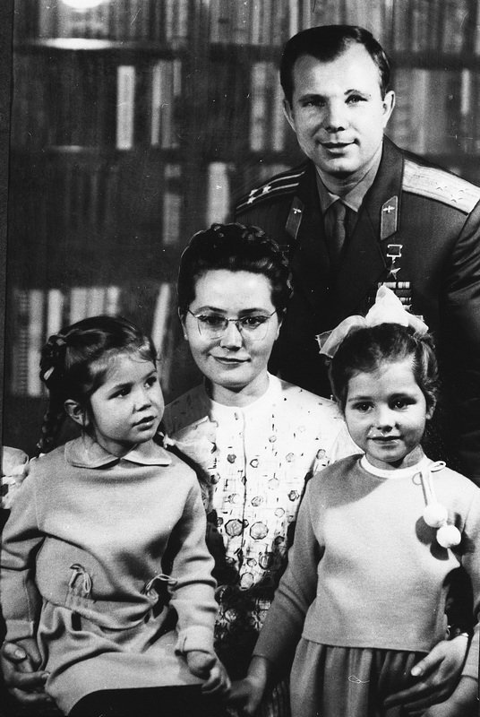 Gagarin s rodinou