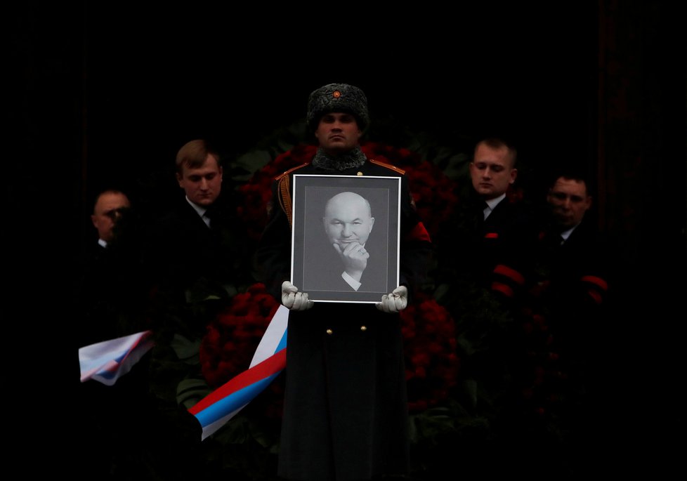 Pohřeb někdejšího starosty Moskvy Jurije Lužkova Město vedl 18 let (12. 12. 2019).