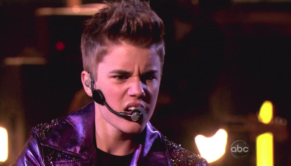 Justin nyní vystupuje v soutěži Dance with stars