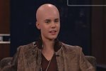 Justin Bieber se bez vlasů cítil dobře... Začnou se teď jeho fanynky také houfně stříhat dohola?