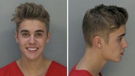Justin Bieber se po zatčení usmíval od ucha k uchu.