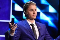 Malér Justina Biebera: Je na něj vydán zatykač a hledá ho Interpol