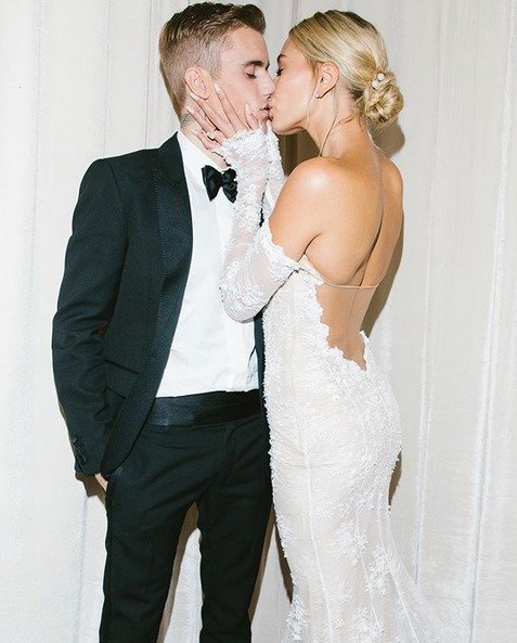 Justin Bieber si  vzal za ženu modelku Hailey Baldwinovou
