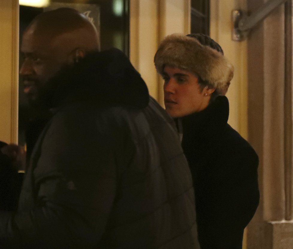 Justin Bieber se svým bodyguardem