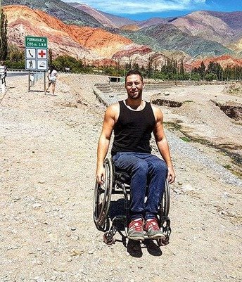 Justin je na vozíku už deset let poté, co ochrnul od pasu dolů.