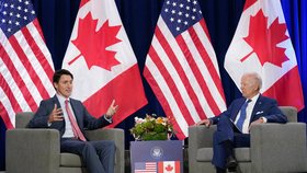 Kanadský premiér Justin Trudeau s americkým prezidentem Bidenem