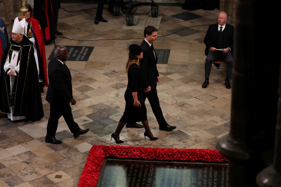 Pohřeb královny navštívil i premiér Kanady Justin Trudeau