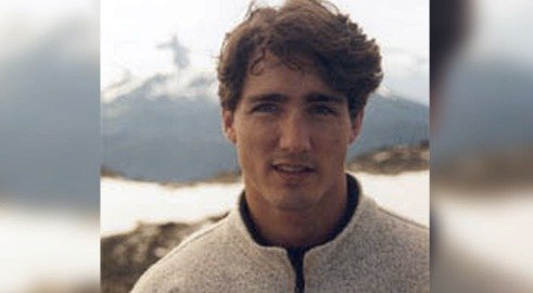 Fotky, z nichž Kanaďané šílí. Jejich premiér byl jako mladý k pohledání...