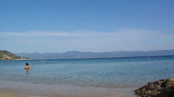 K velkým turistickým lákadlům patří i francouzský ostrov Korsica