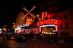 Kabaret Moulin Rouge ztratil svou ikonu: Zřítila se křídla mlýna