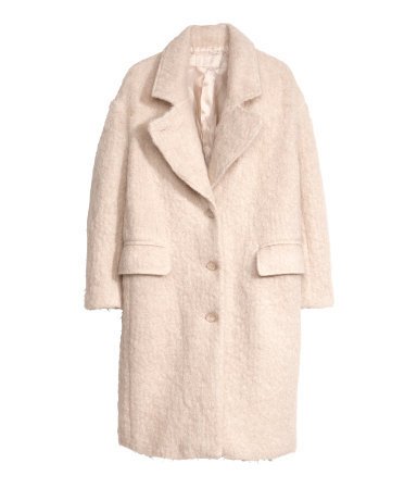 Pudrové růžový oversized kabát, H&M, 3999 Kč.