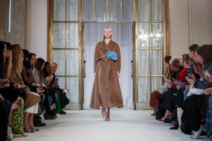 Delpozo podzim/zima 2018-2019 Delpozo podzim/zima 2018-2019