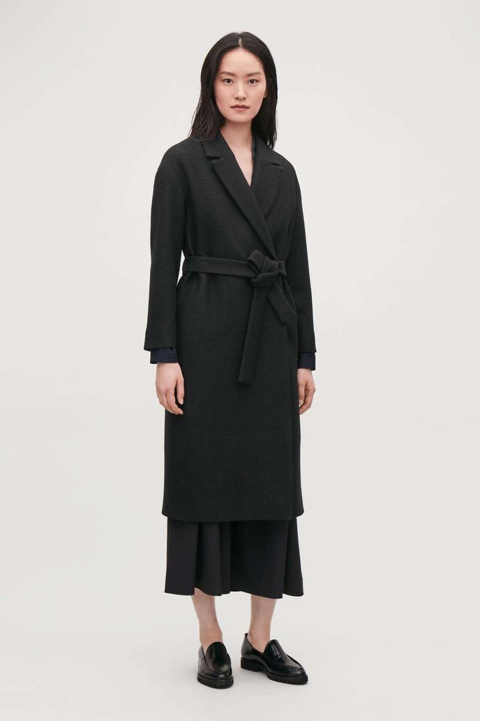100% vlněný, COS, 250 $, www.cosstores.com 100% vlněný, COS, 250 $, www.cosstores.com