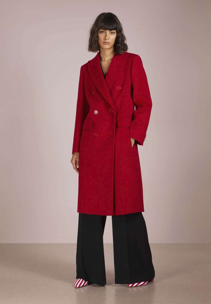 100% vlněný, Max Mara, 15 940 Kč, prodává Zalando.cz 100% vlněný, Max Mara, 15 940 Kč, prodává Zalando.cz